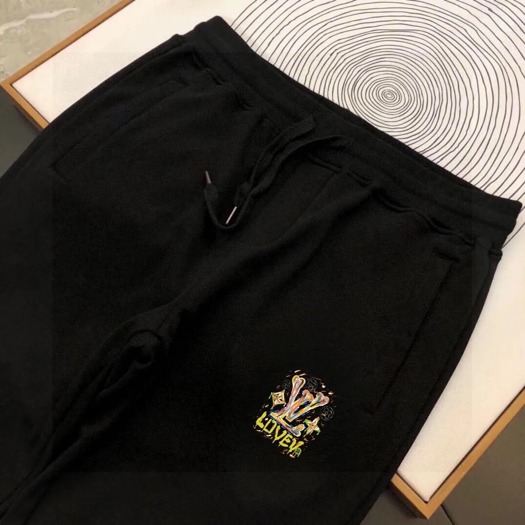 🅿️380 [LV Louis Vuitton] (Fat Man Gospel) hot-selling suit is coming. Focus on the original version of the official website. 2025 new hot-selling sweatshirt suit. The original order is the best. 🇭🇰The meticulous work of top designers is dedicated to a fitting and perfect upper body effect. All-natural high-quality Roman cotton 100%, close-fitting comfort, noble and elegant! Original hardware embodies elegance and nobility! Counter size: M-5XL (maximum wear up to 220 pounds)